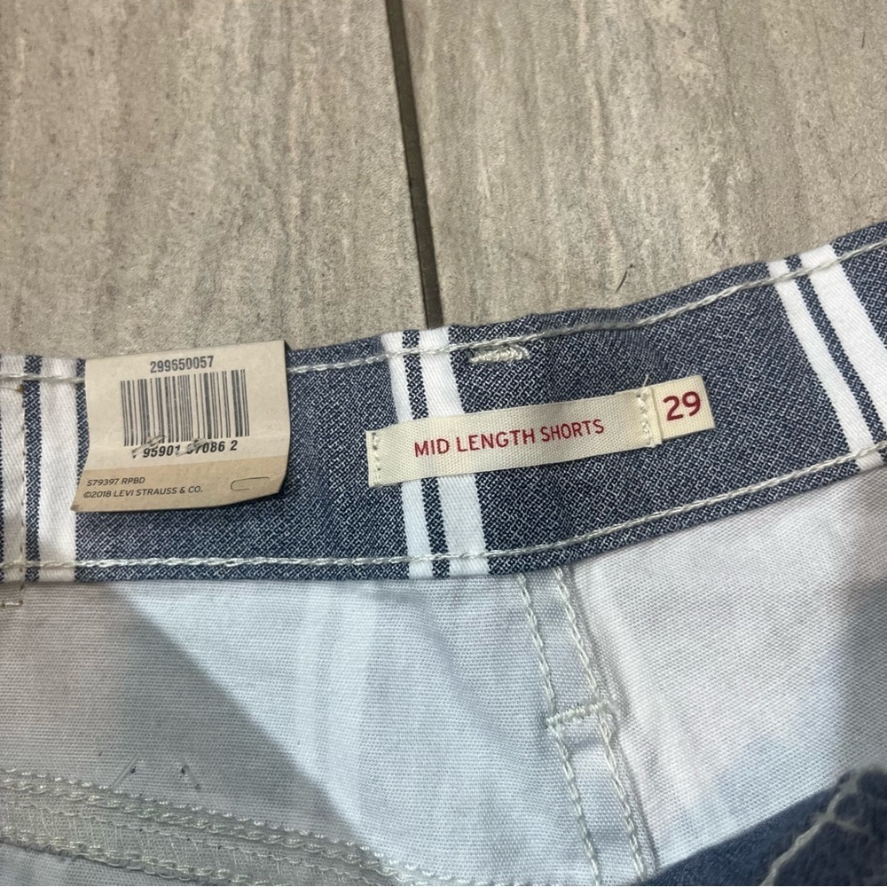 Levis Shorts Womens 29 Mid-length Shorts Mid-Rise Slim Striped NWT - Picture 4 of 5